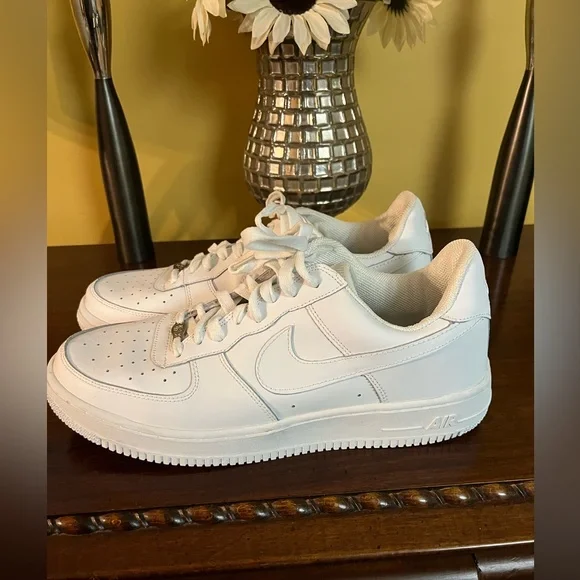 🔥Nike Air Force 1 ‘82 Limited Low White Men’s Sneakers! Great condition! Size:12 - Picture 2 of 9